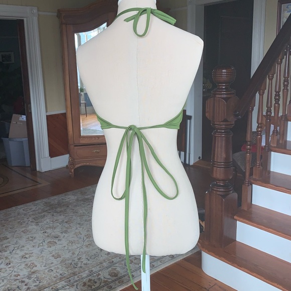 Halter tie around neck crop top 🌵 - Picture 6 of 8